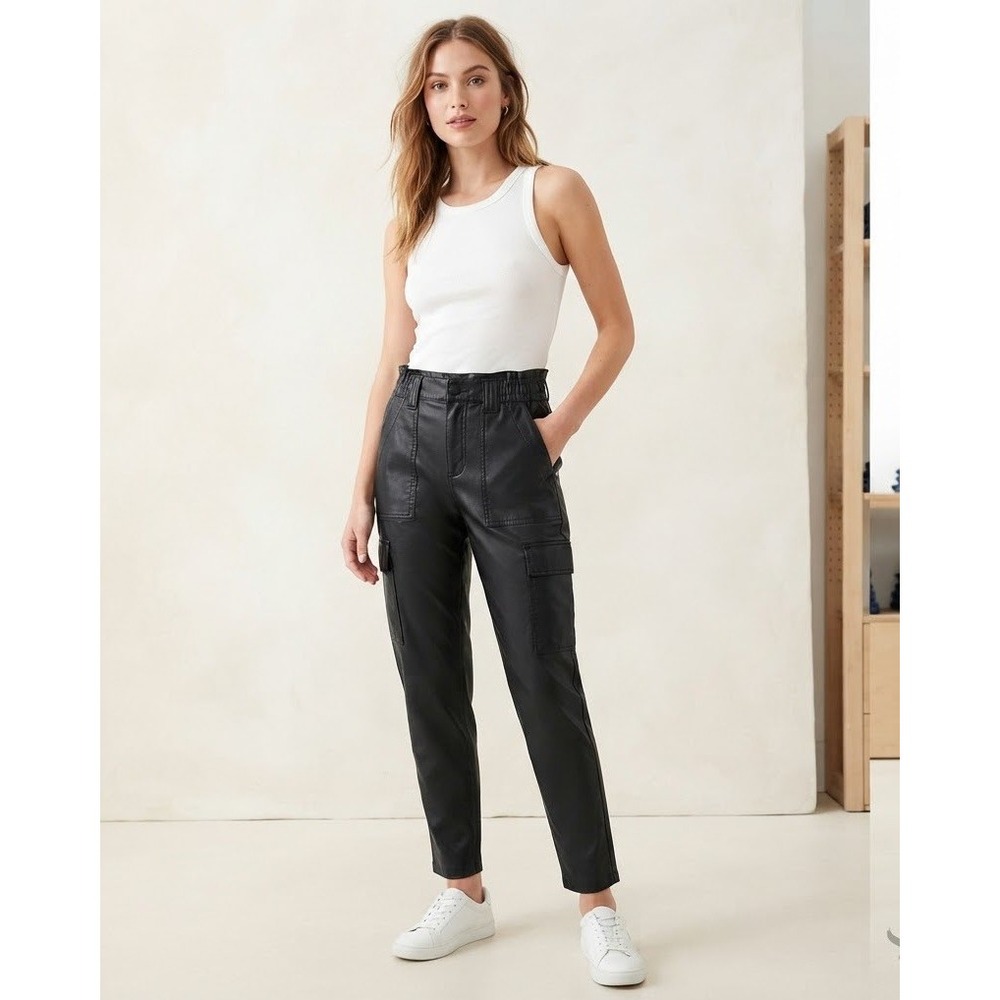 American Eagle Women's Size 0 Black Faux Leather Cargo Pants Stretch
